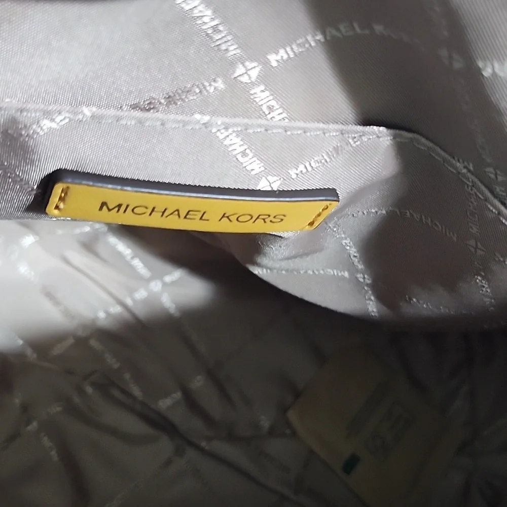 🌷🪻MICHAEL KORS Whitney Golden Rod Shoulder Tote NWT - Picture 6 of 7